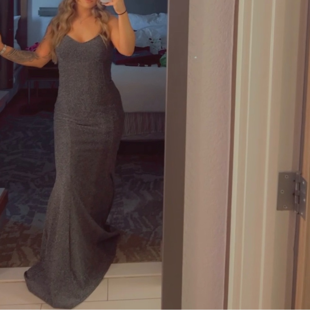 Elegant Gray/Black Evening Gown